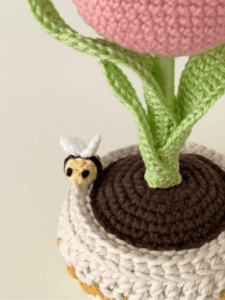 Tulipán & Abeja - Imagen 3