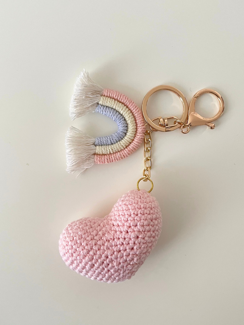 charm corazón arcoíris